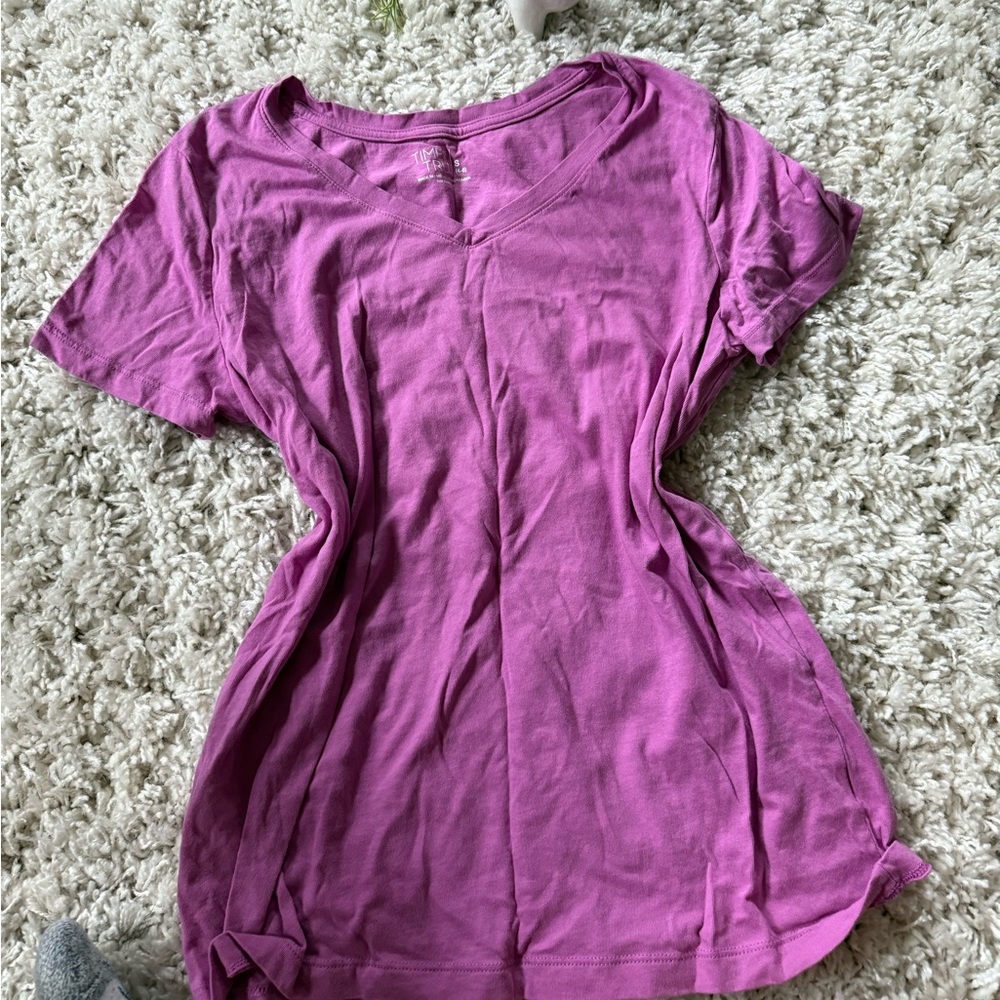 Purple Time and Tru V-neck shirt basic casual athletic sport simple top